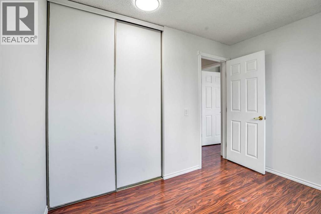 Single Family House for Sale in  erin ridge Road SE Erin Woods Calgary 