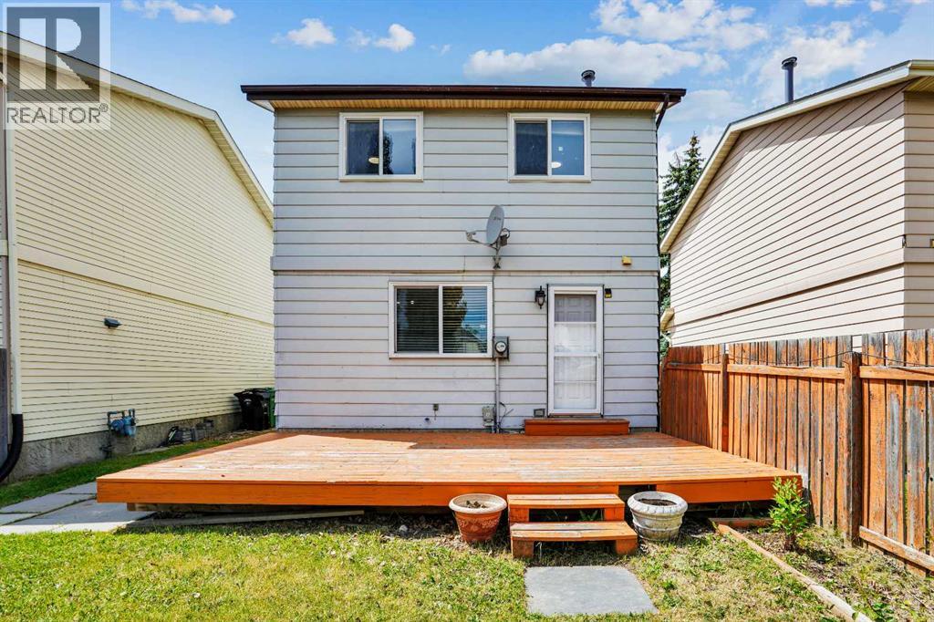 Single Family House for Sale in  erin ridge Road SE Erin Woods Calgary 