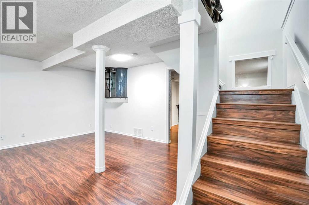 Single Family House for Sale in  erin ridge Road SE Erin Woods Calgary 
