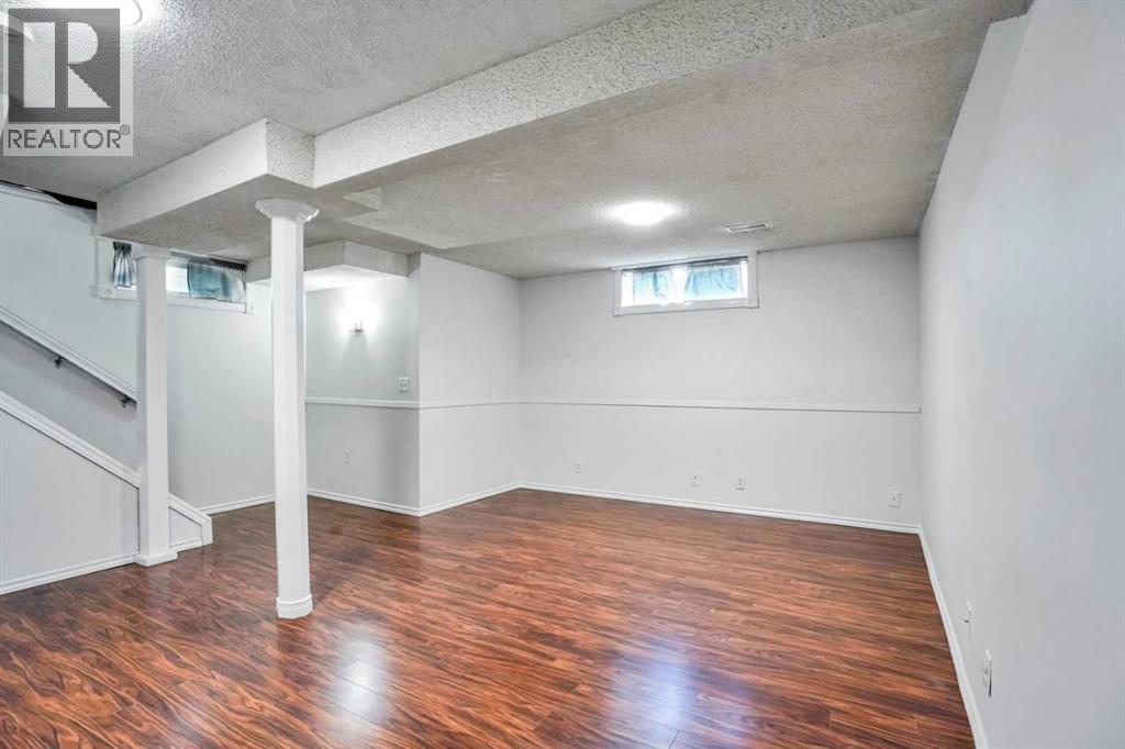 Single Family House for Sale in  erin ridge Road SE Erin Woods Calgary 