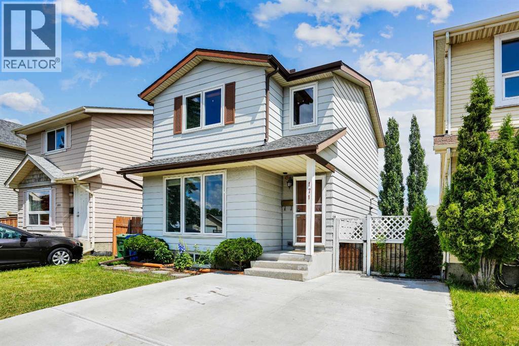 Single Family House for Sale in  erin ridge Road SE Erin Woods Calgary 