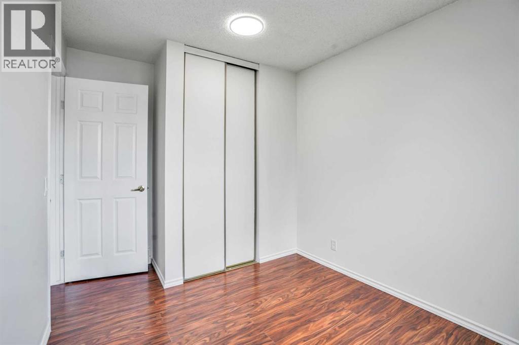 Single Family House for Sale in  erin ridge Road SE Erin Woods Calgary 