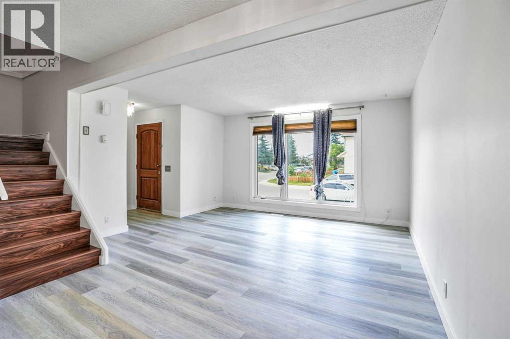 Single Family House for Sale in  erin ridge Road SE Erin Woods Calgary 