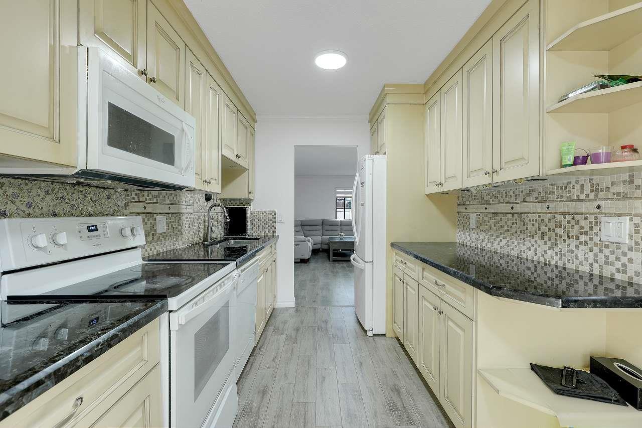 Photo 9 of 252 9452 Prince Charles Boulevard, Surrey BC