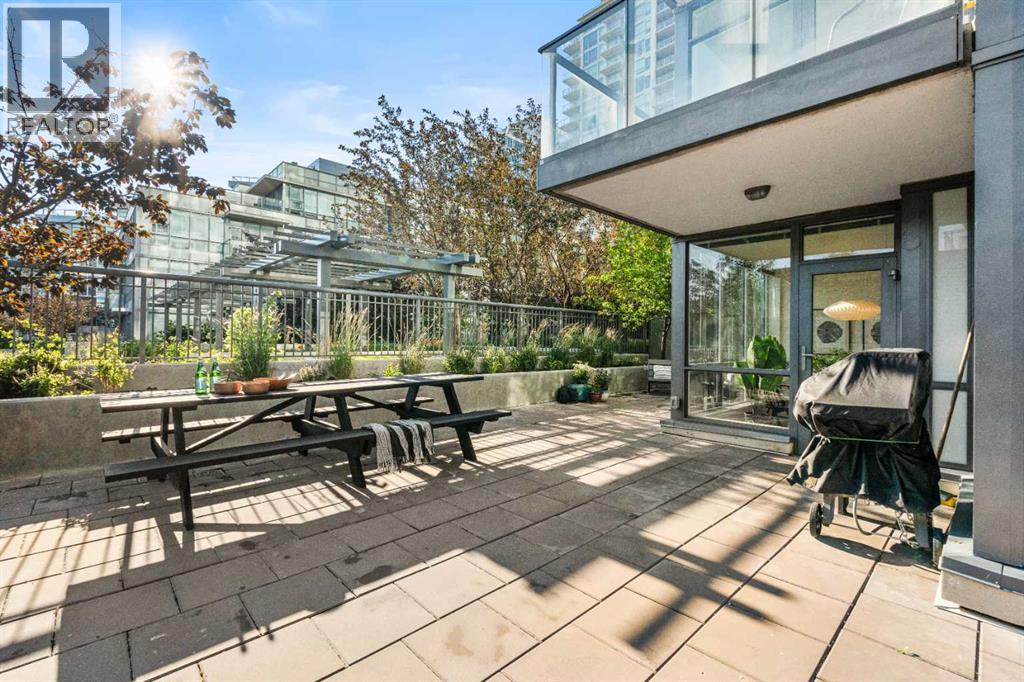 Photo 3 of 102 128 2 Street Sw, Calgary AB