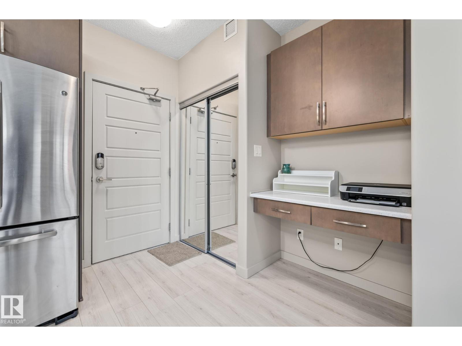 Photo 2 of 303 320 Ambleside Li Sw, Edmonton AB
