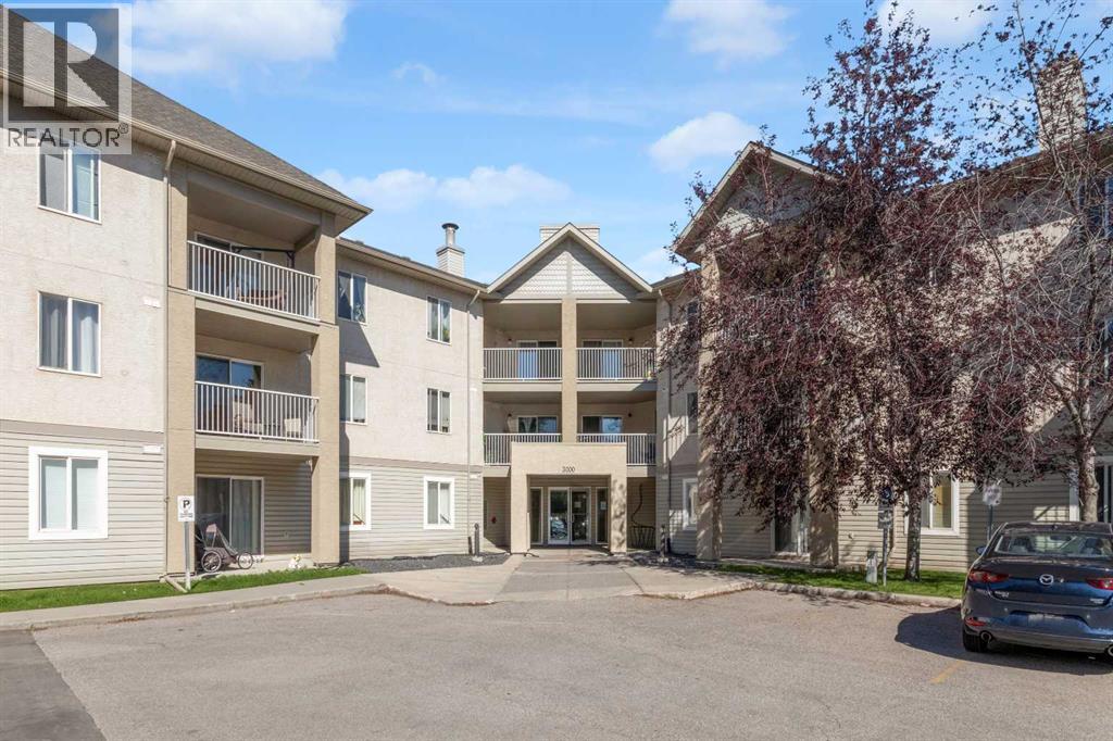 Single Family House for Sale in   Citadel Meadow Point NW Citadel Calgary 