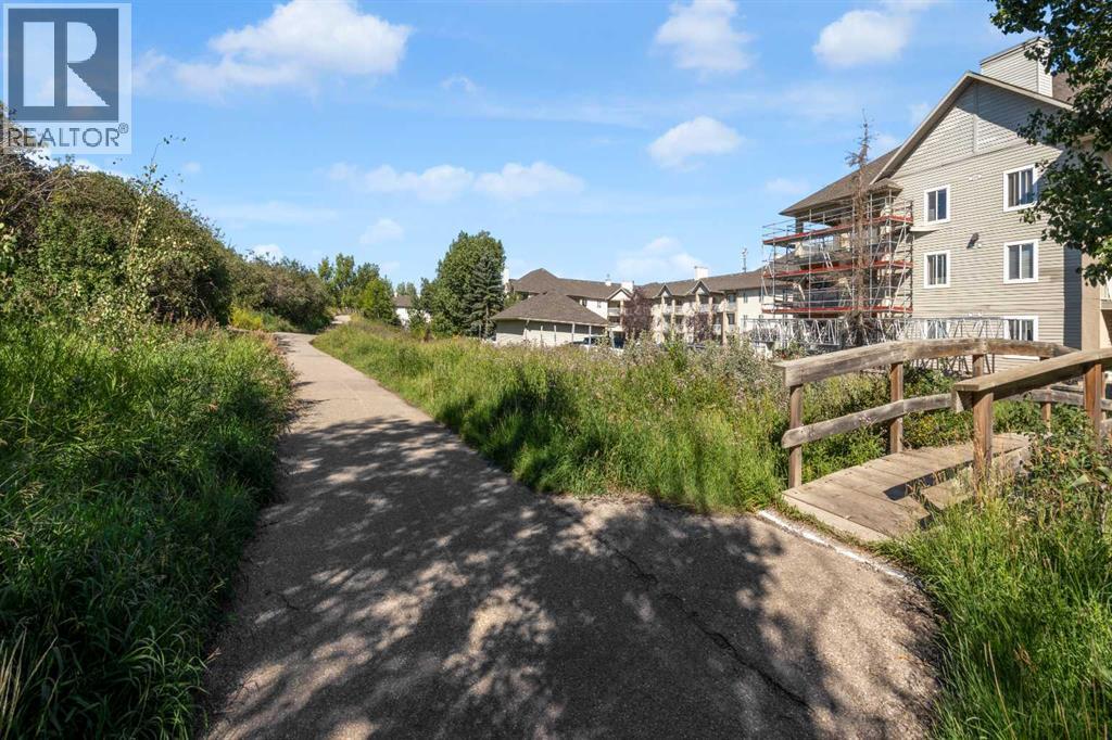 Single Family House for Sale in   Citadel Meadow Point NW Citadel Calgary 