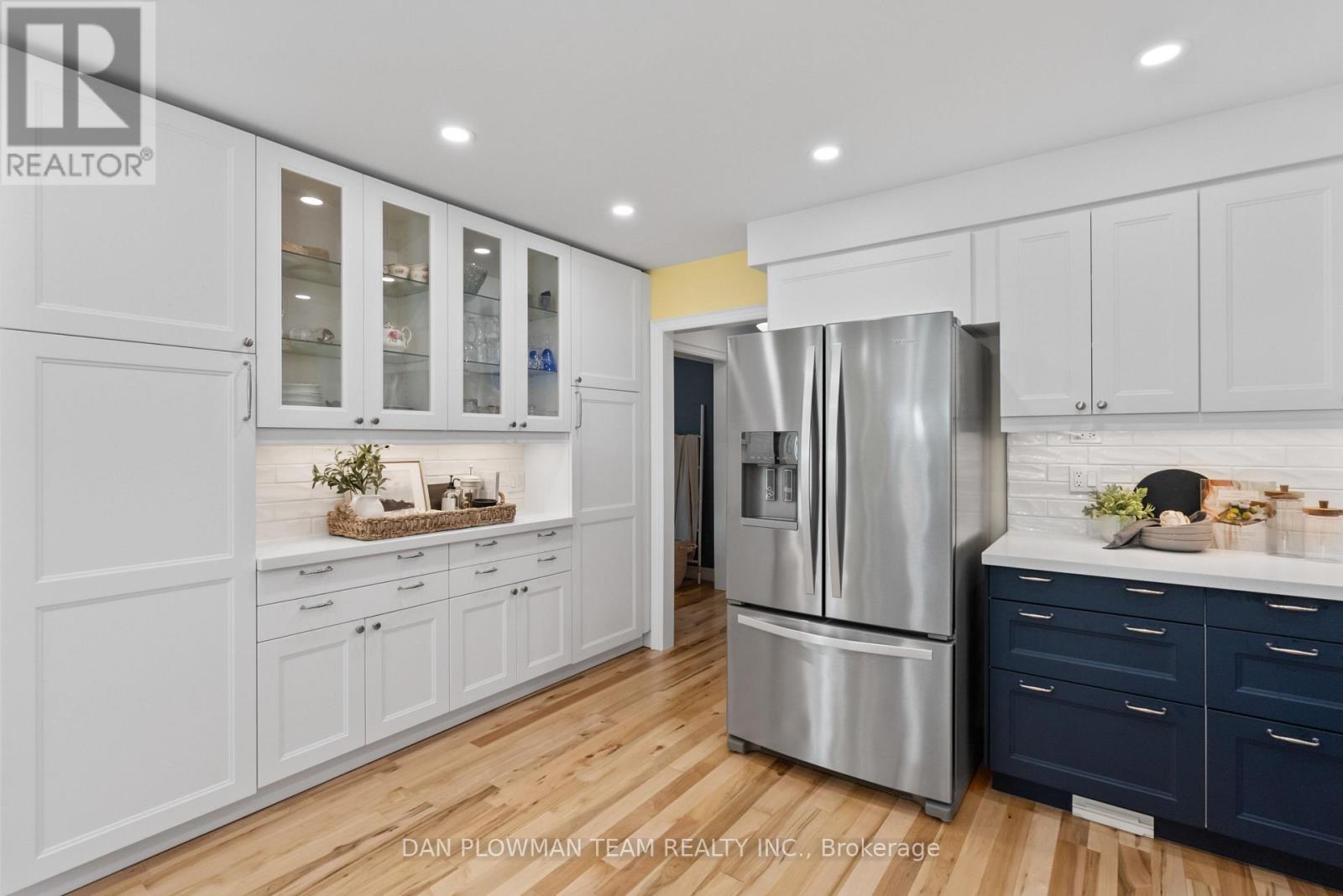 Photo 21 of 18 Headlands Crescent, Whitby ON