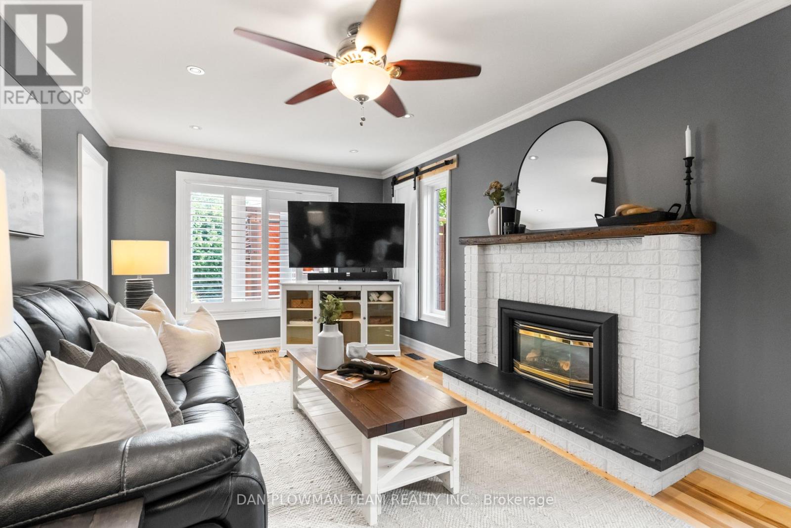 Photo 45 of 18 Headlands Crescent, Whitby ON