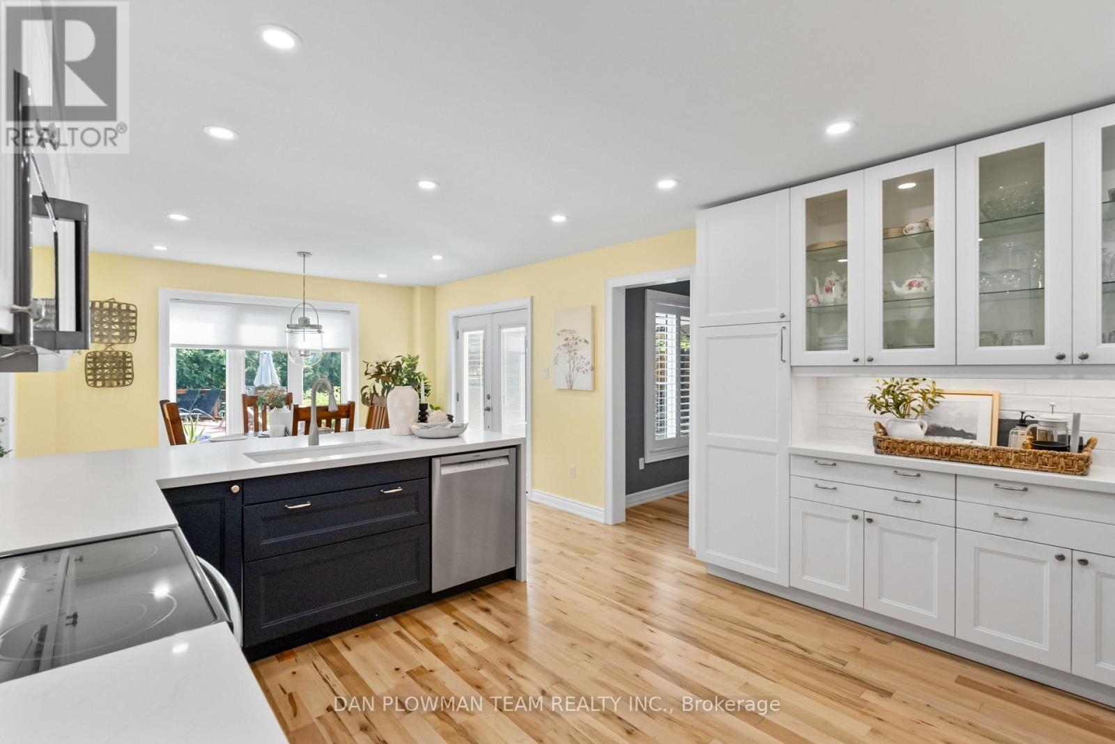 Photo 27 of 18 Headlands Crescent, Whitby ON