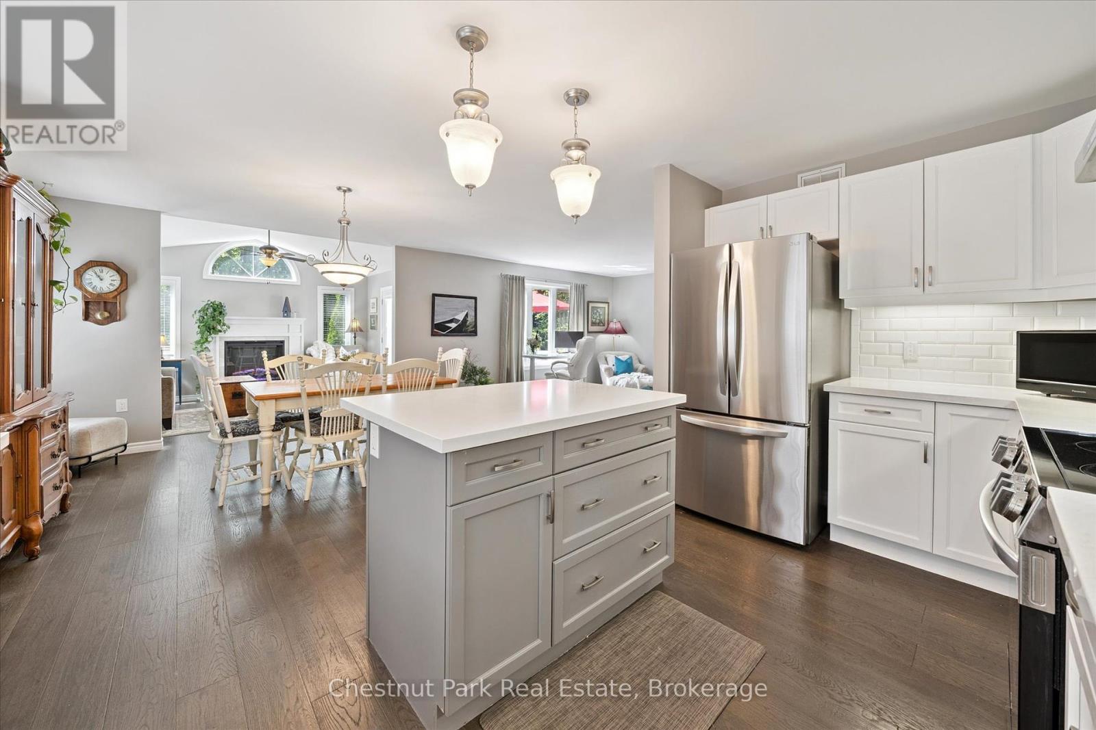 Photo 3 of 153 Pineridge Gate, Gravenhurst ON