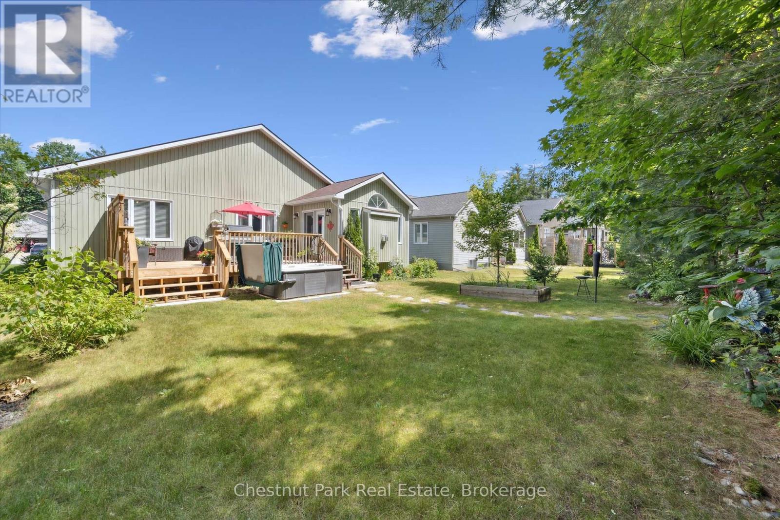 Photo 10 of 153 Pineridge Gate, Gravenhurst ON