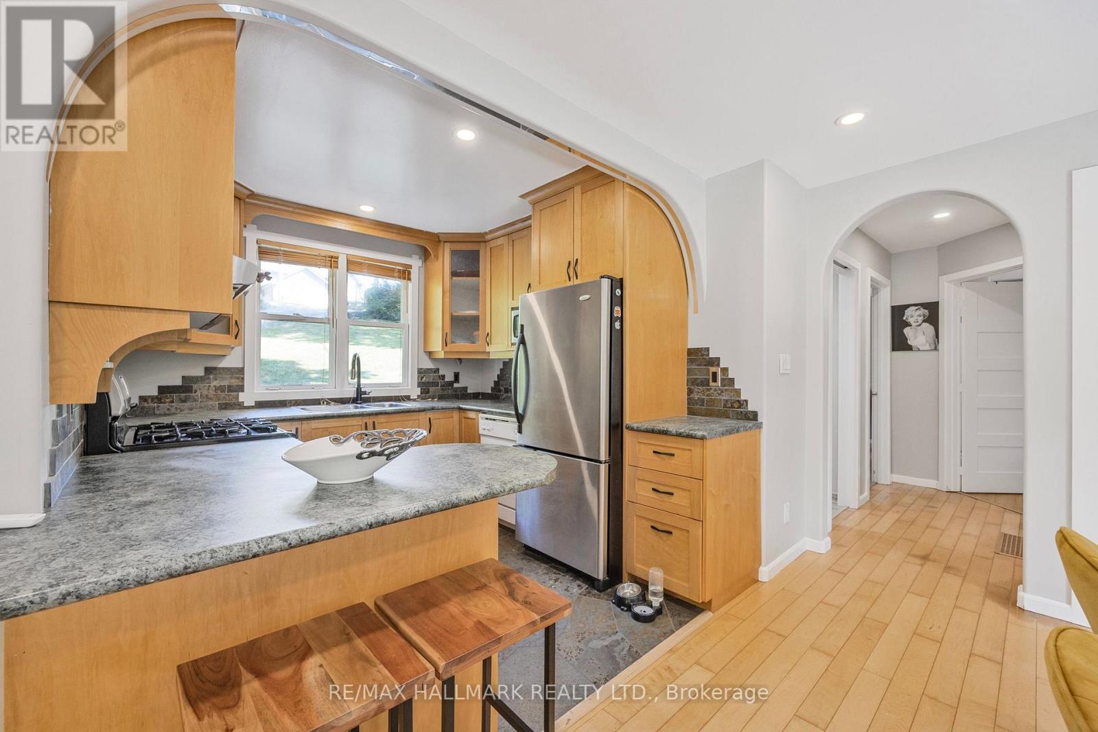 Photo 17 of 31 Mitchell Avenue, Whitchurchstouffville ON