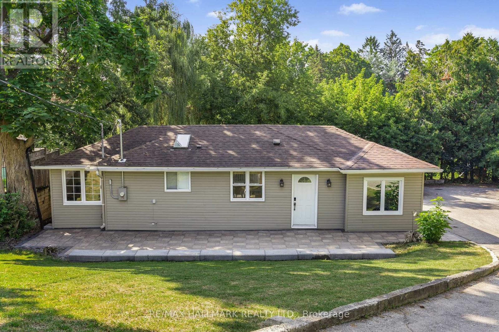 Photo 9 of 31 Mitchell Avenue, Whitchurchstouffville ON