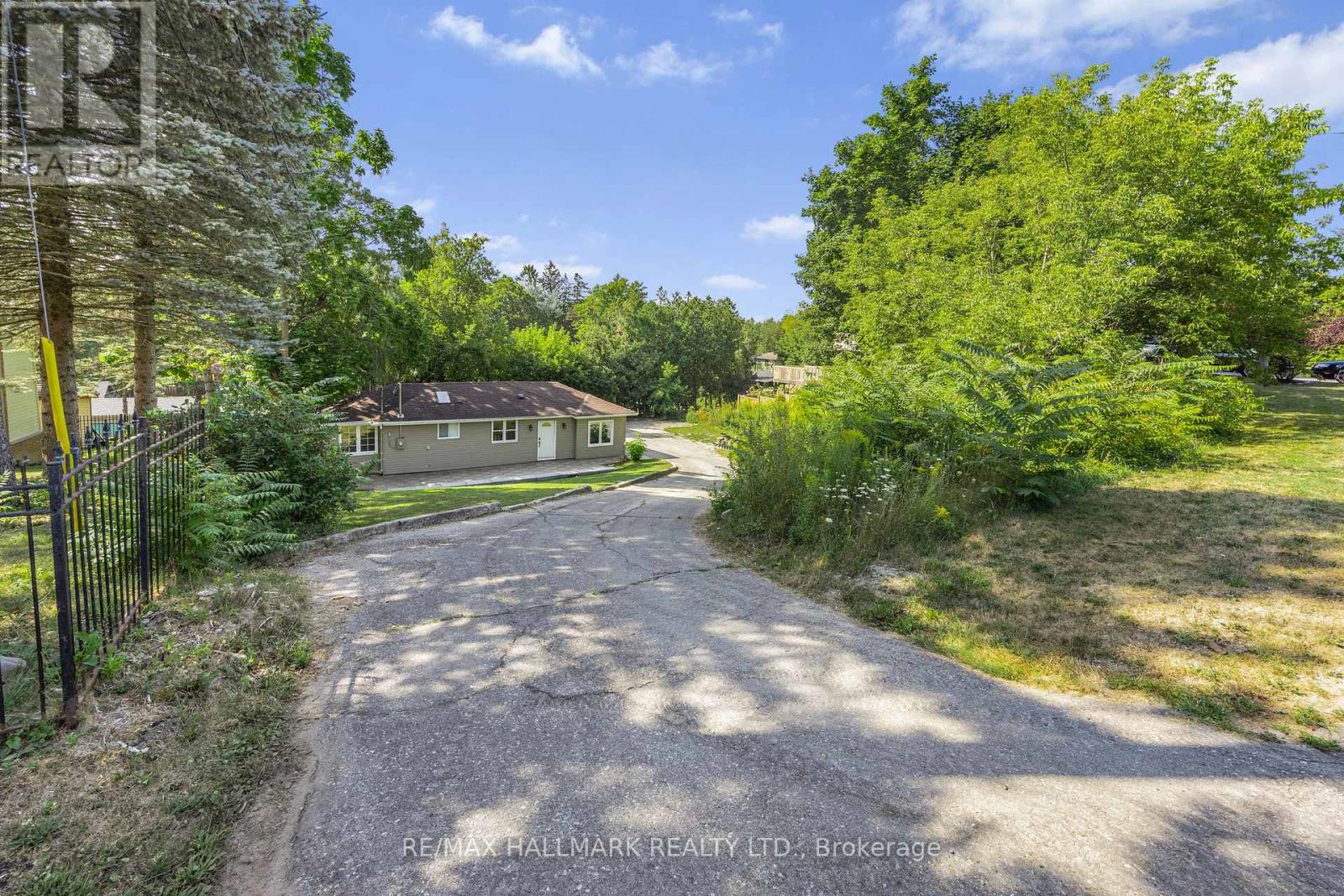 Photo 16 of 31 Mitchell Avenue, Whitchurchstouffville ON