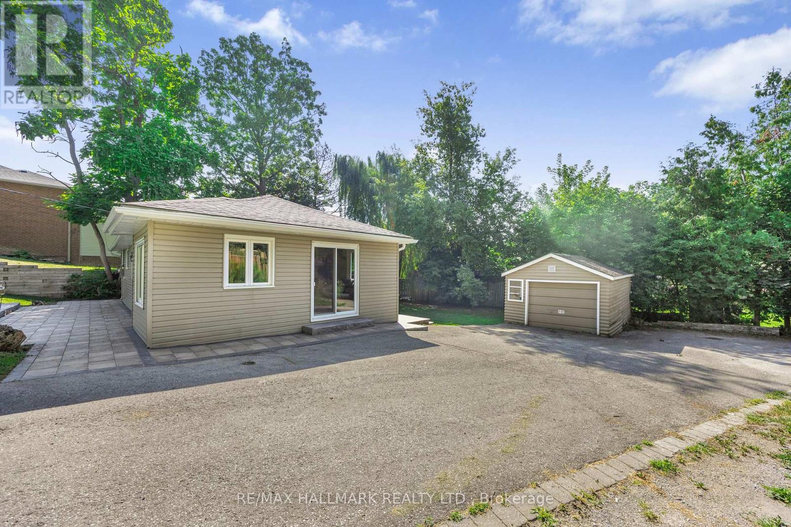 Photo 21 of 31 Mitchell Avenue, Whitchurchstouffville ON