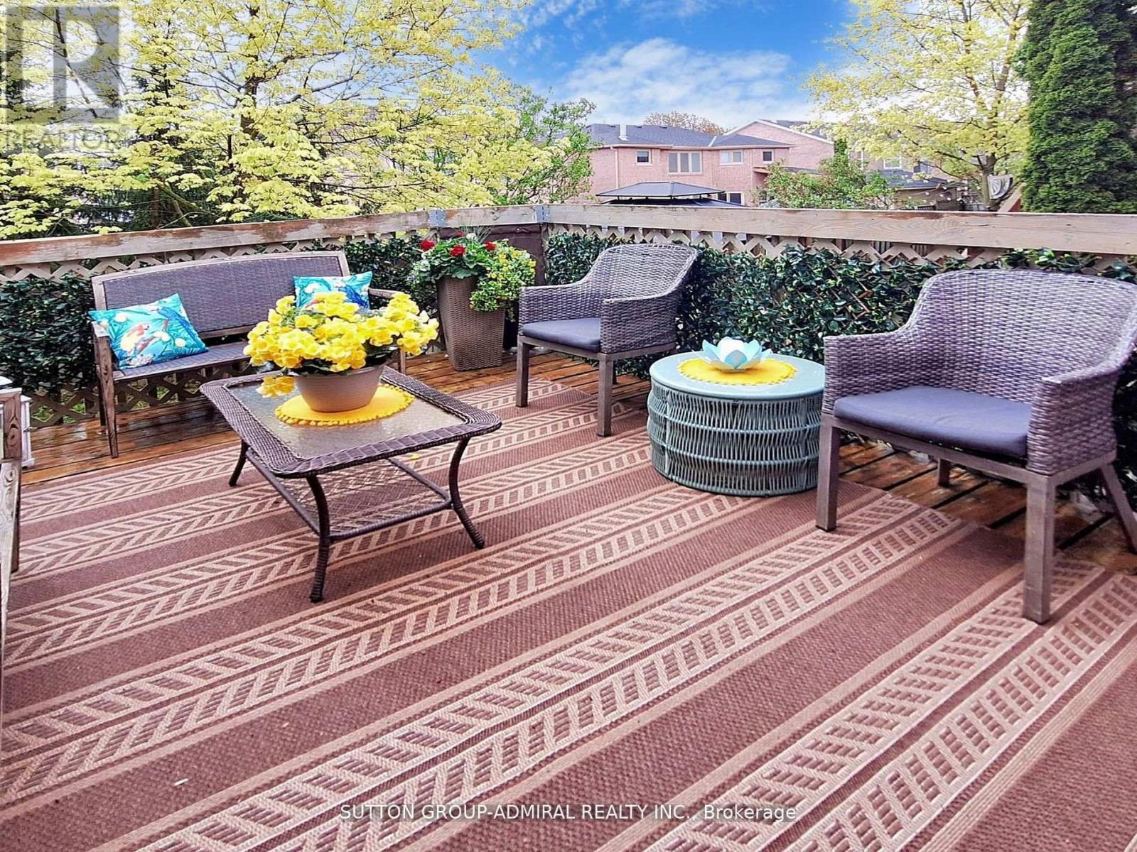 Photo 8 of 308 Petheram Place, Newmarket ON