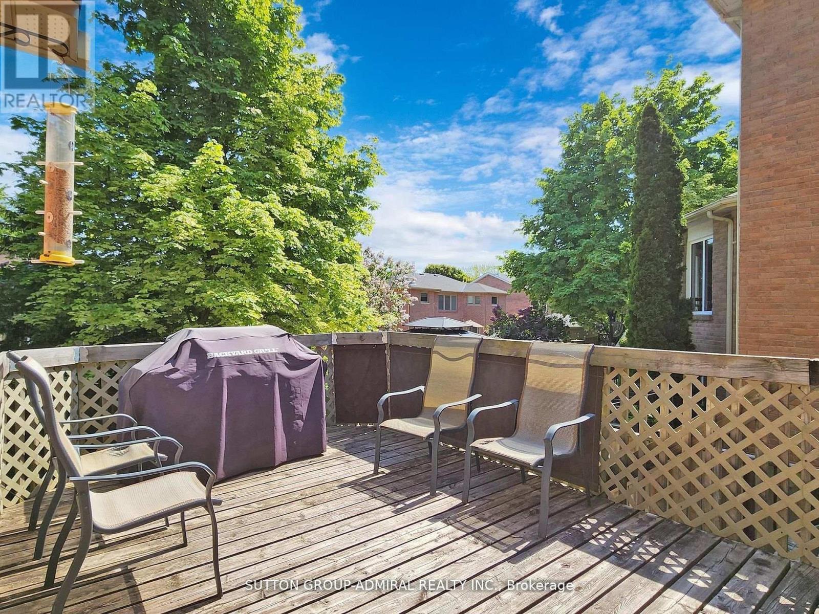 Photo 34 of 308 Petheram Place, Newmarket ON