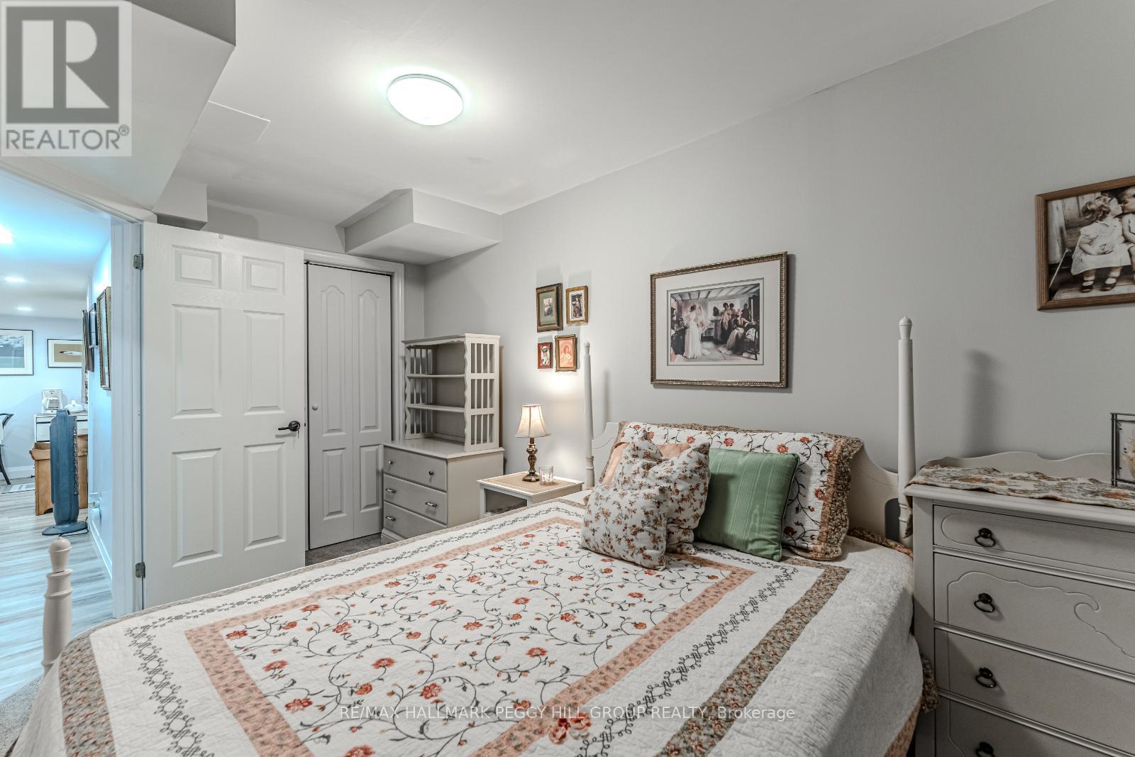 Single Family House Bungalow for Sale in  BENSON DRIVE Barrie (Northwest) 