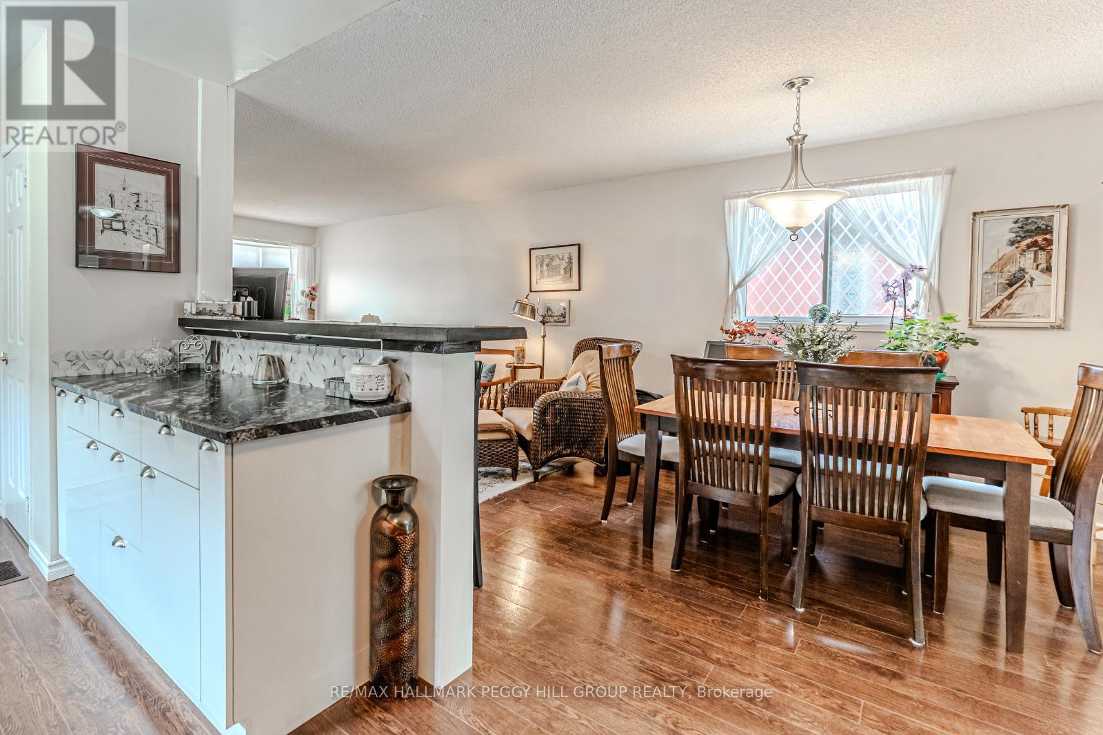Single Family House Bungalow for Sale in  BENSON DRIVE Barrie (Northwest) 
