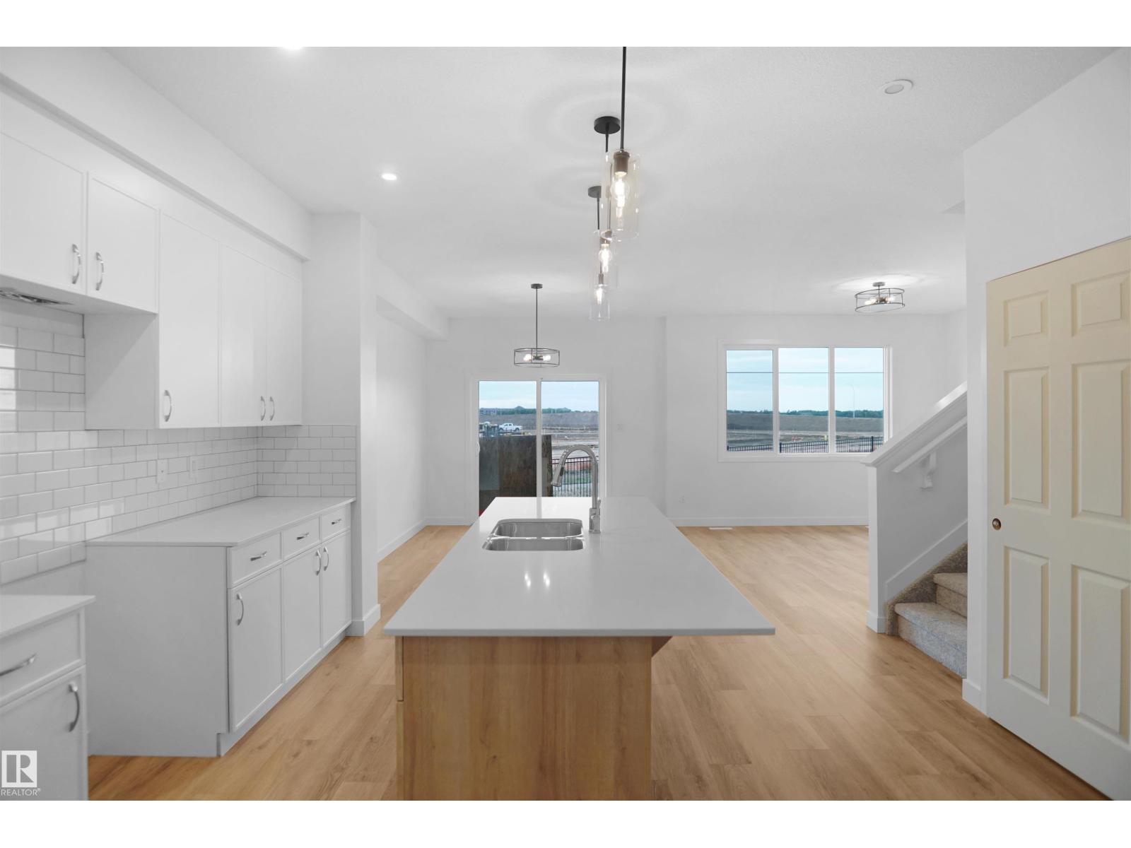 Photo 9 of 1332 11 Av Nw, Edmonton AB