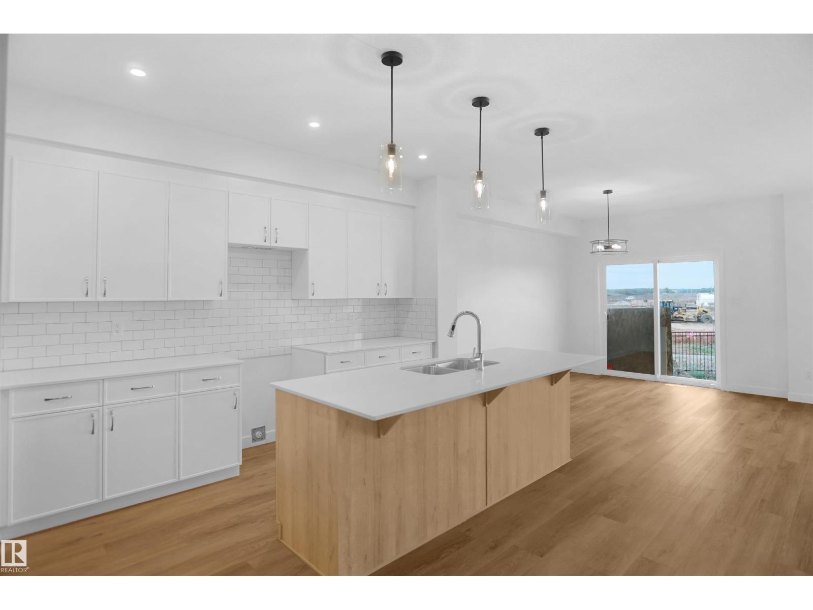 Photo 7 of 1332 11 Av Nw, Edmonton AB