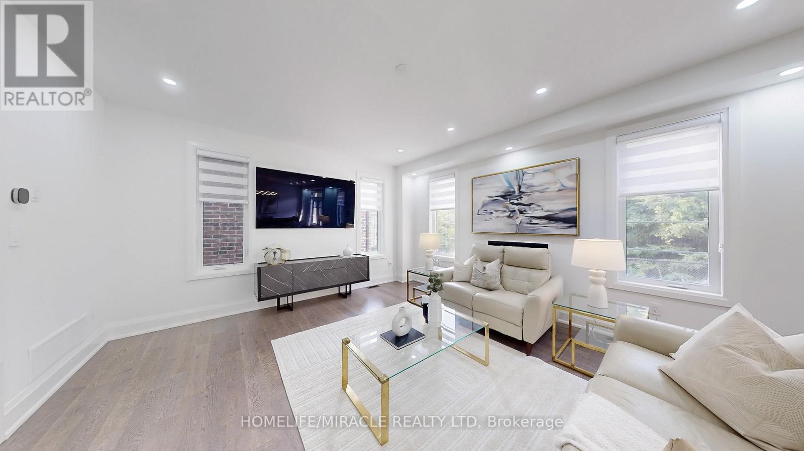 Photo 10 of 2849 Foxden Square, Pickering ON