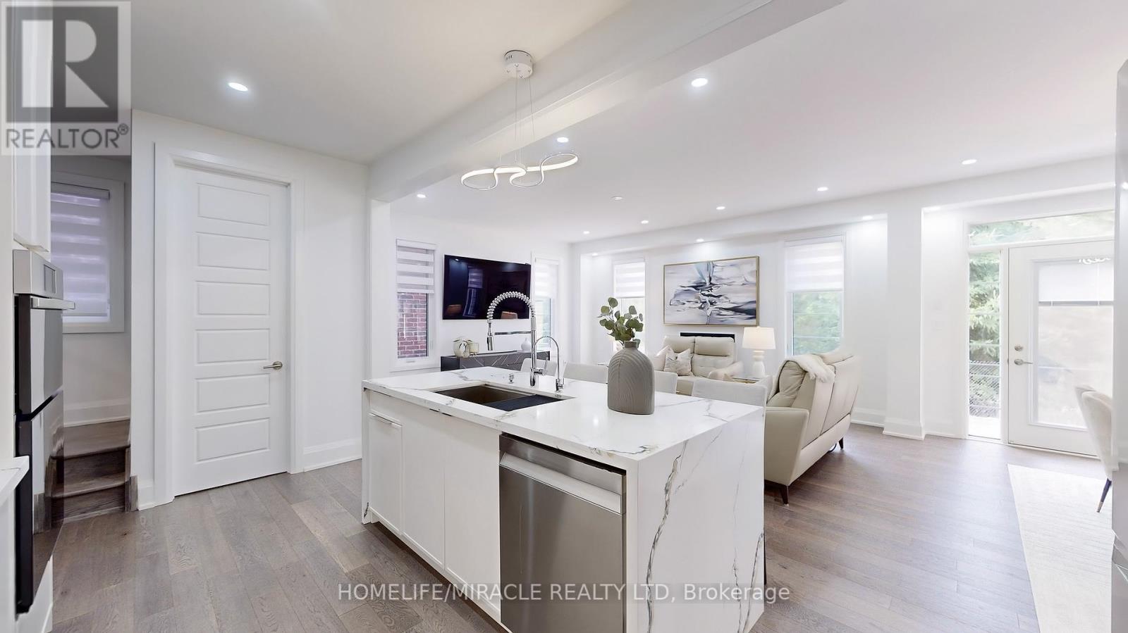 Photo 16 of 2849 Foxden Square, Pickering ON