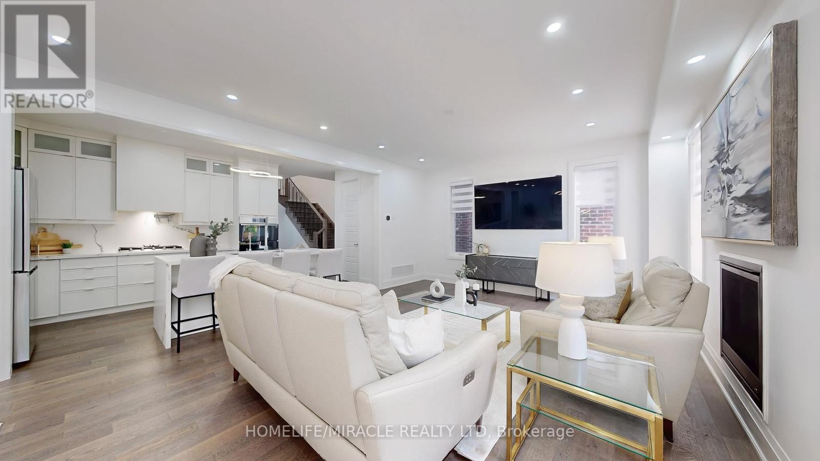 Photo 9 of 2849 Foxden Square, Pickering ON