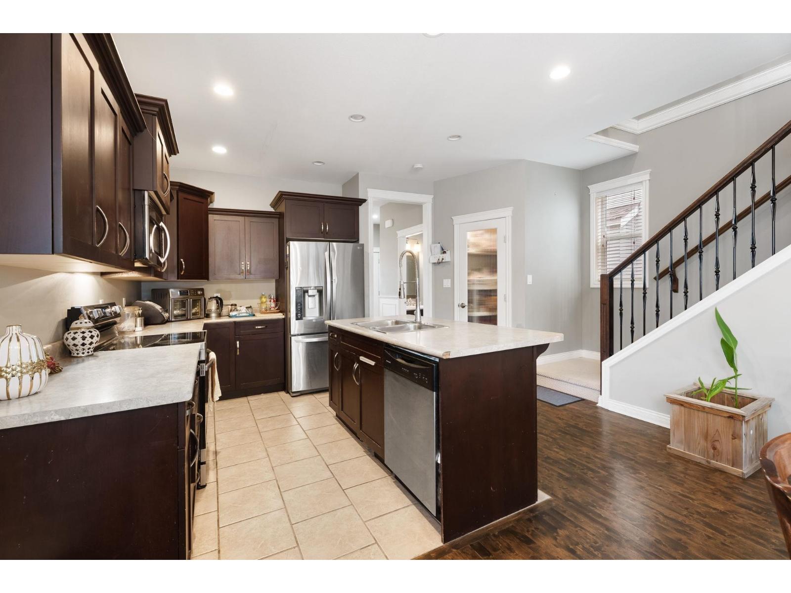 Photo 16 of 34624 5 Avenue, Abbotsford BC