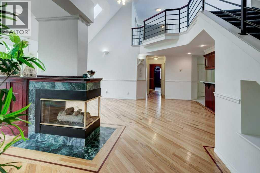 Single Family House Multi-level for Sale in    Avenue SW Windsor Park Calgary 