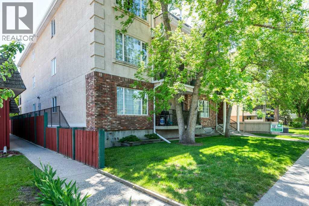 Single Family House Multi-level for Sale in    Avenue SW Windsor Park Calgary 