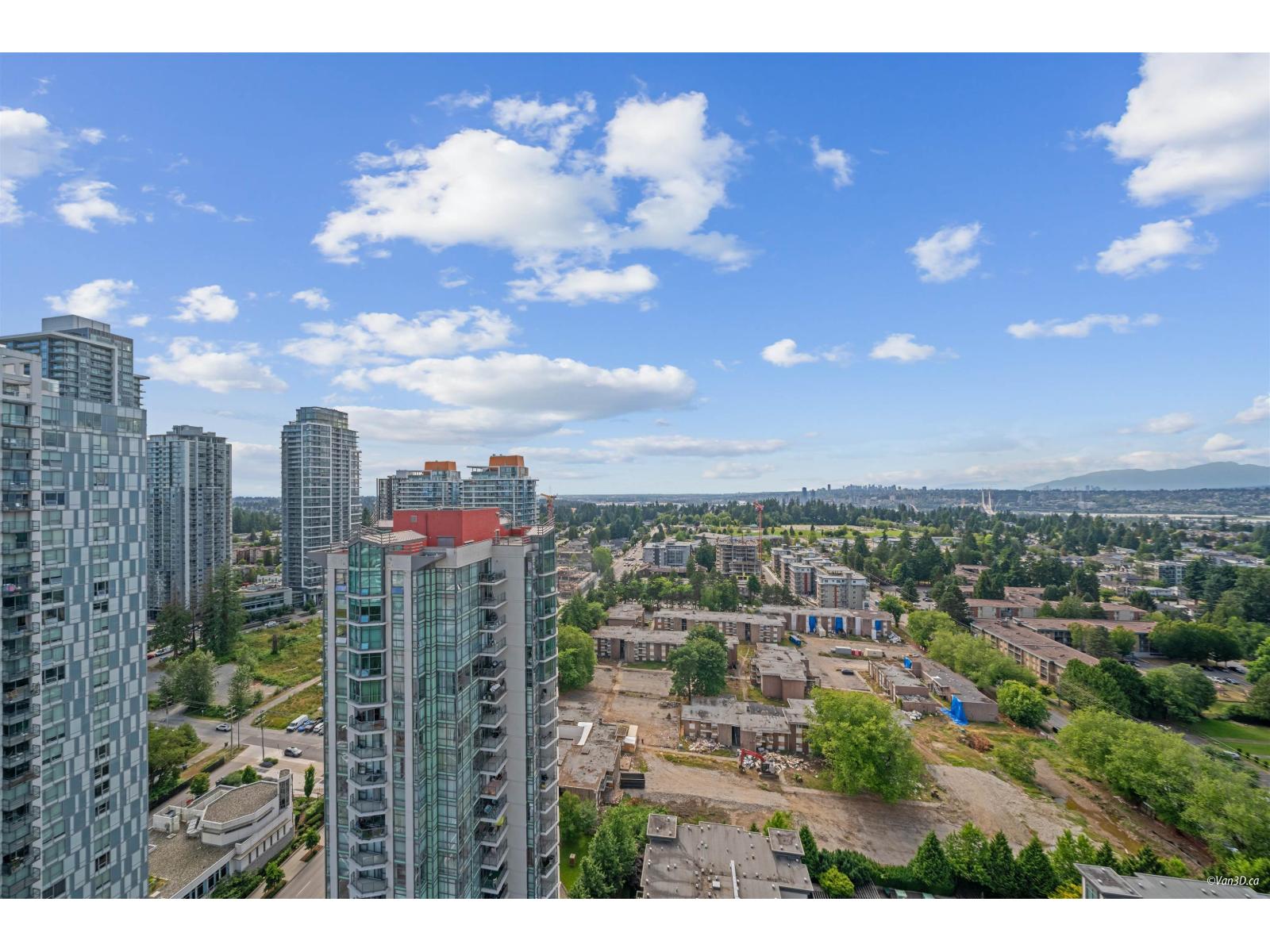 Photo 3 of 2710 10448 University Drive, Surrey BC