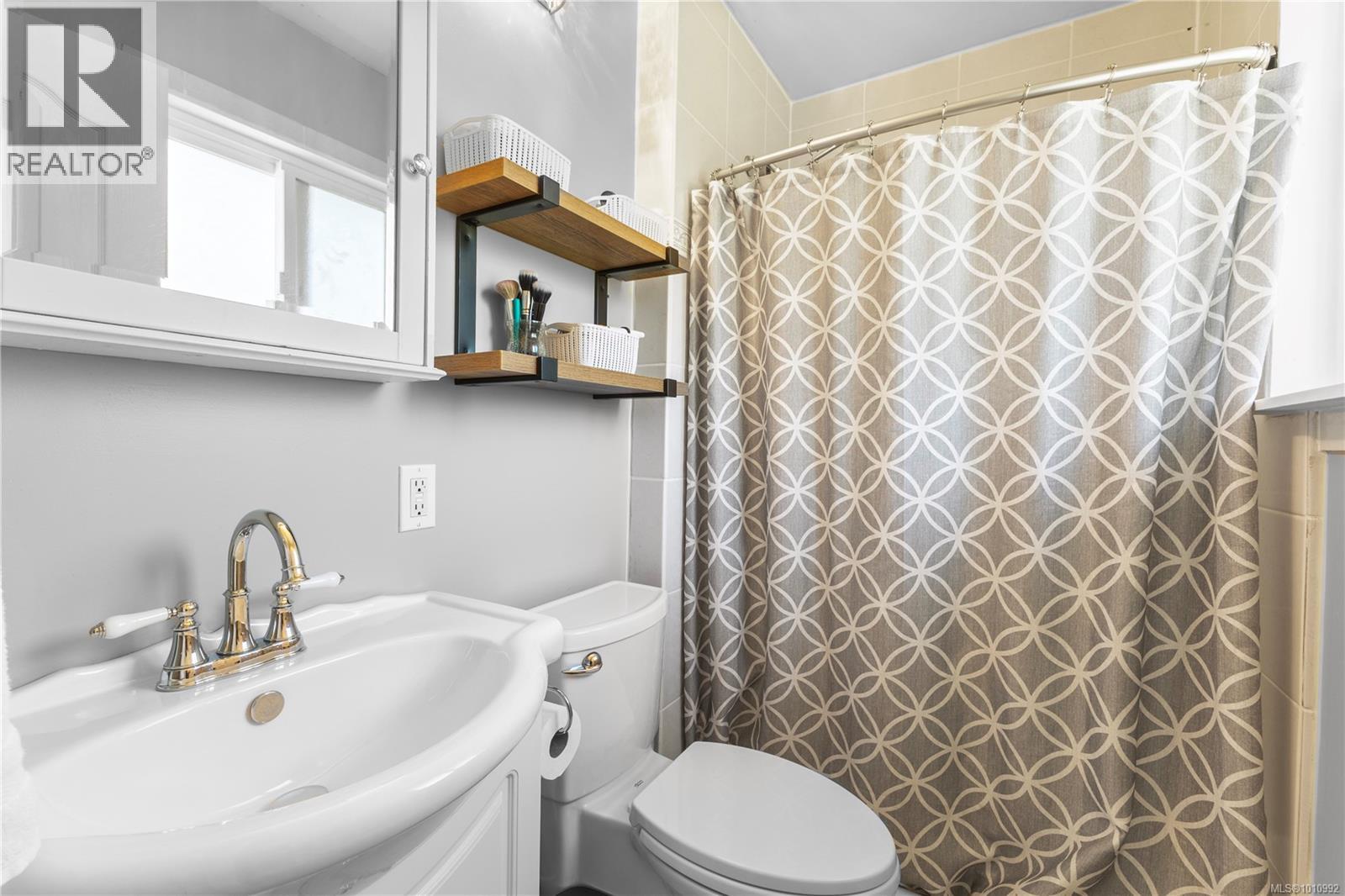 604 Galerno Rd, Campbell River