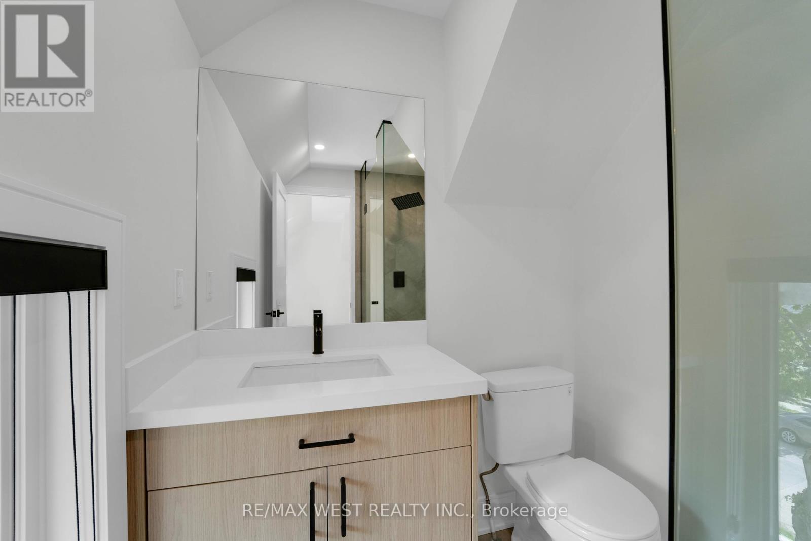 Photo 8 of 35 A Frances Avenue, Toronto ON