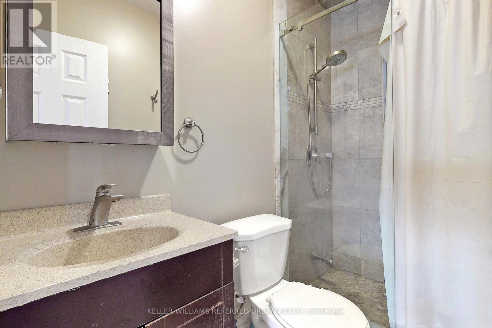 Photo 36 of 19 Bicknell Avenue, Toronto ON