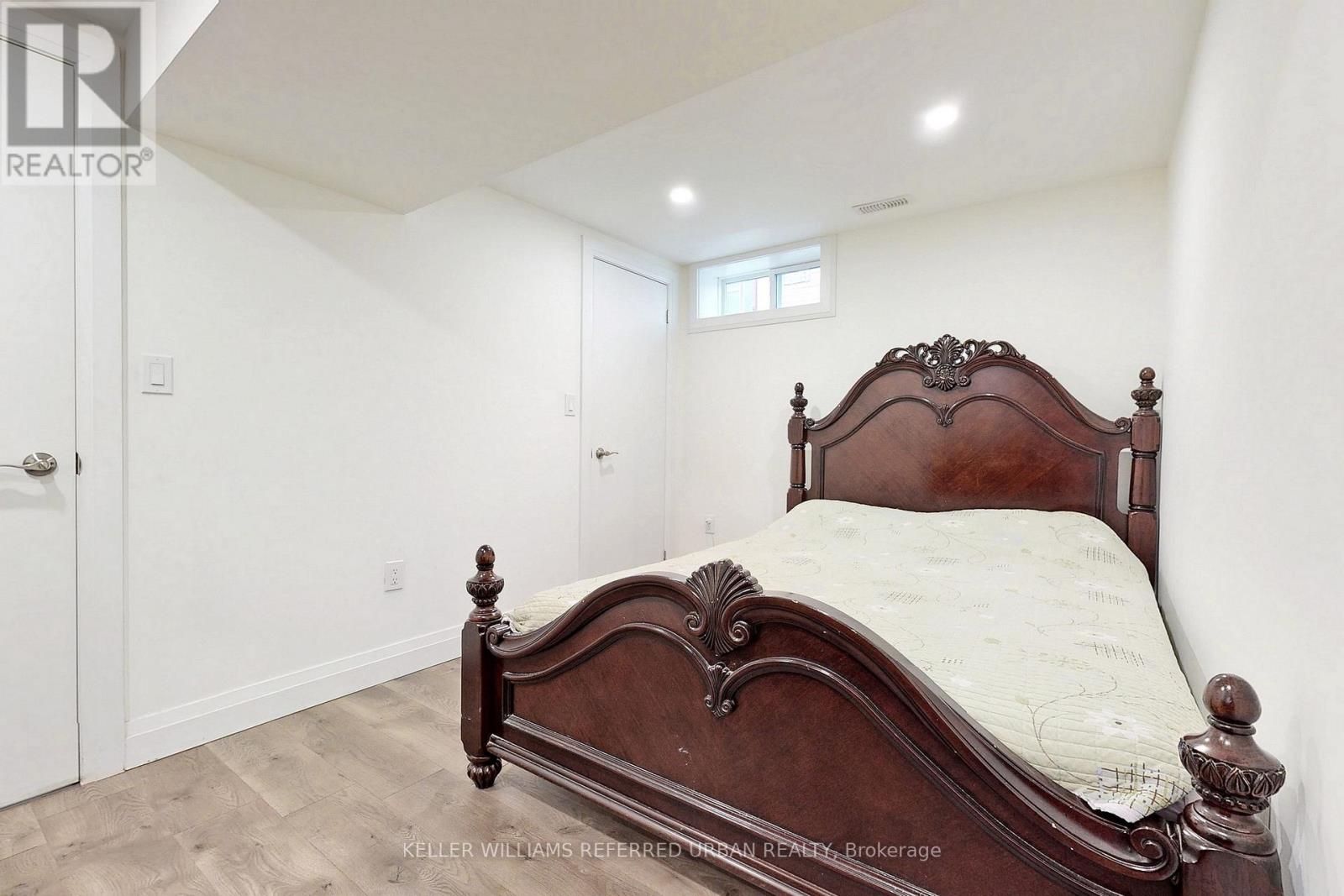 Photo 21 of 19 Bicknell Avenue, Toronto ON