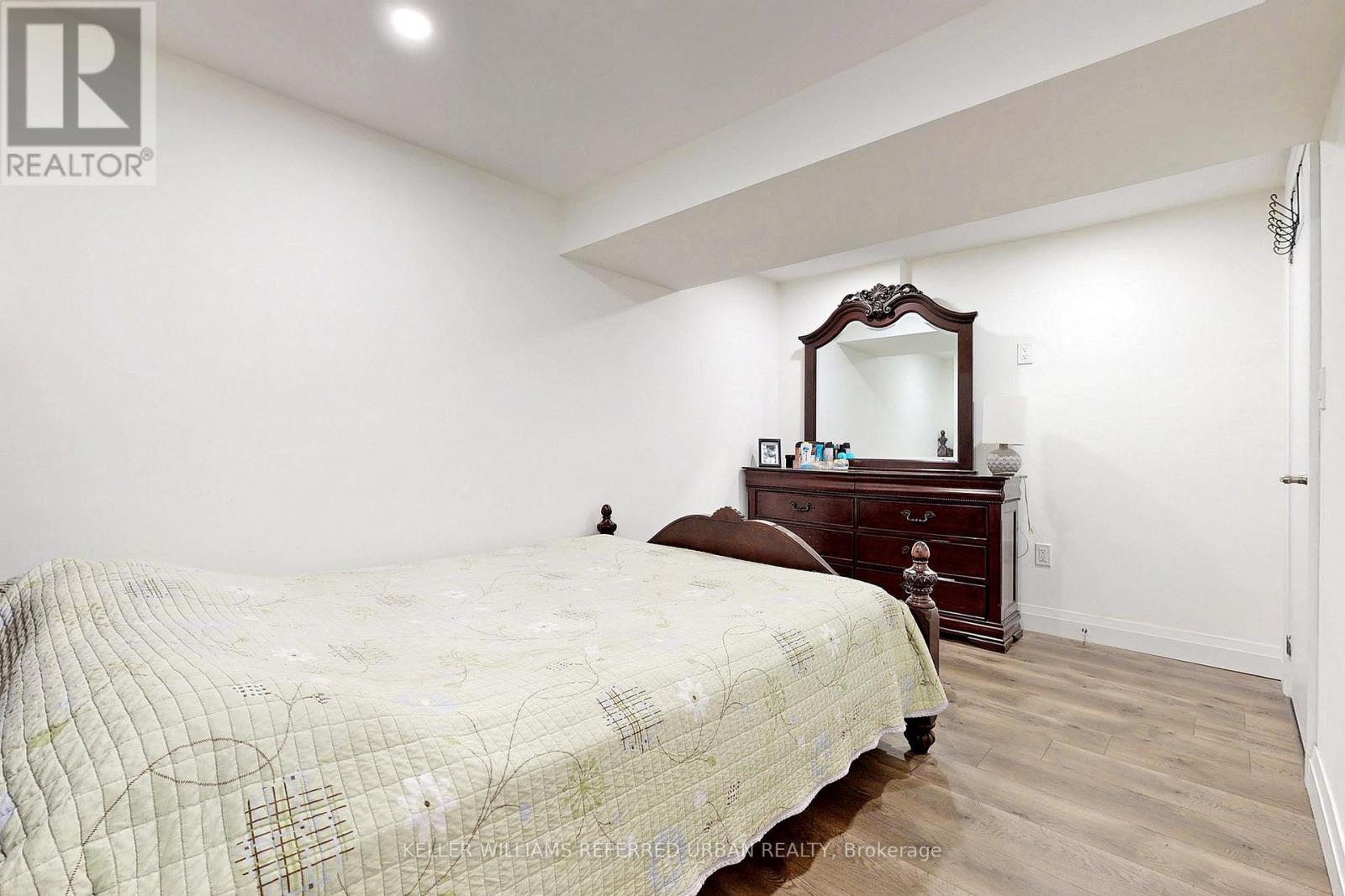 Photo 39 of 19 Bicknell Avenue, Toronto ON
