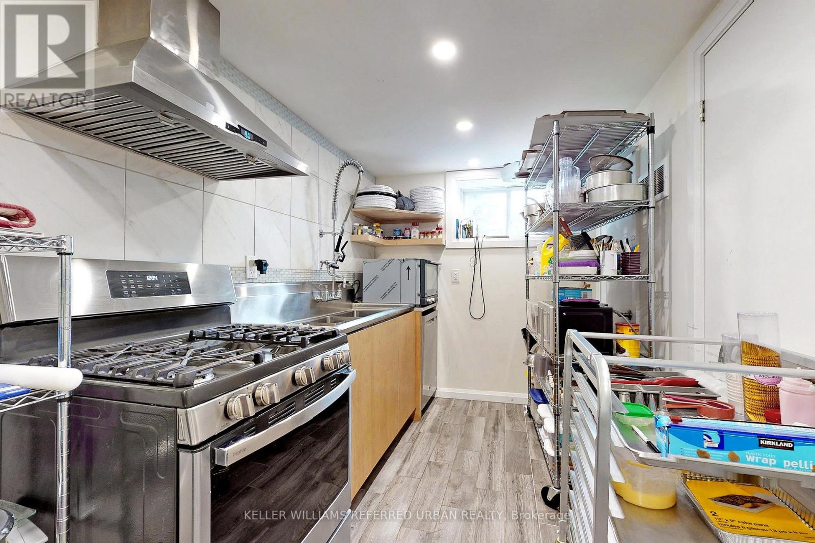 Photo 2 of 19 Bicknell Avenue, Toronto ON