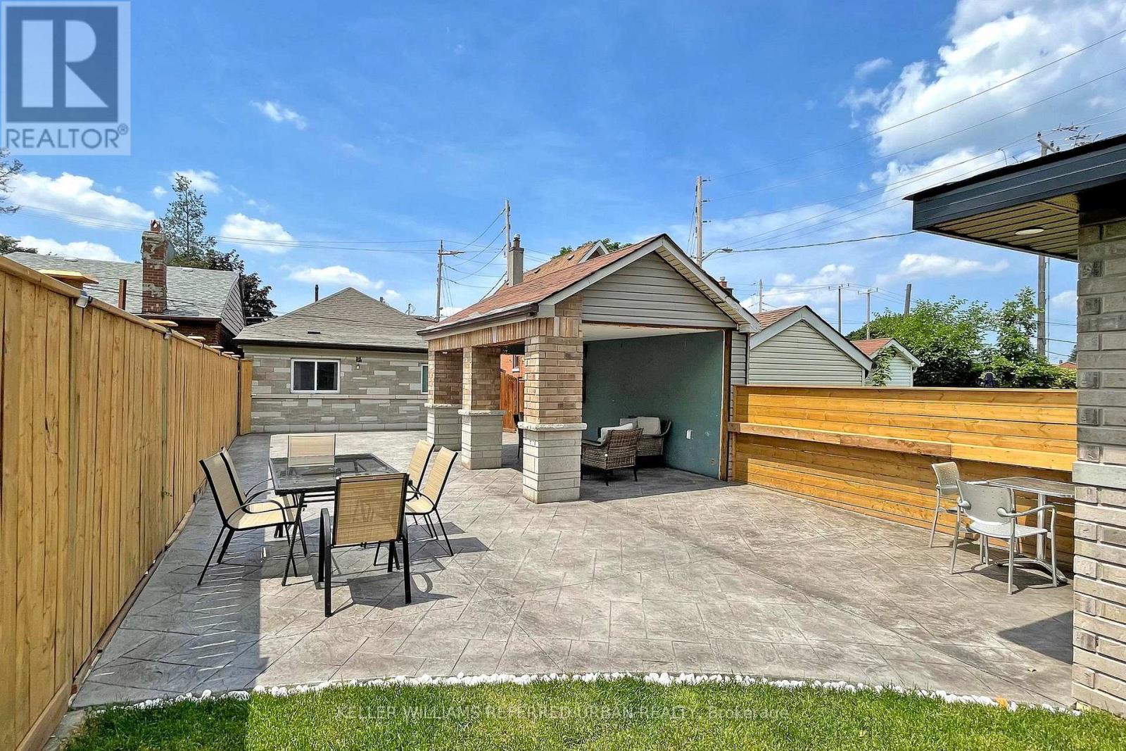 Photo 38 of 19 Bicknell Avenue, Toronto ON