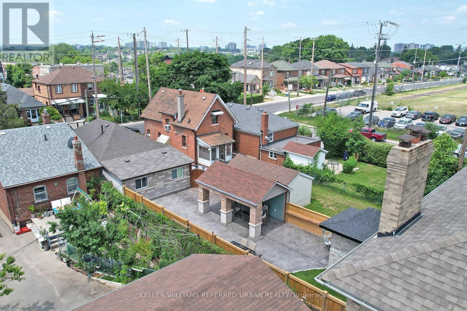 Photo 13 of 19 Bicknell Avenue, Toronto ON