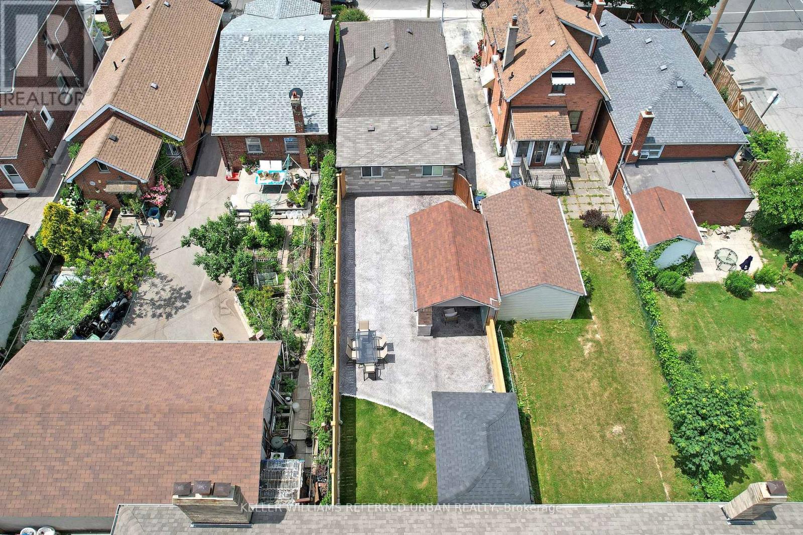 Photo 33 of 19 Bicknell Avenue, Toronto ON