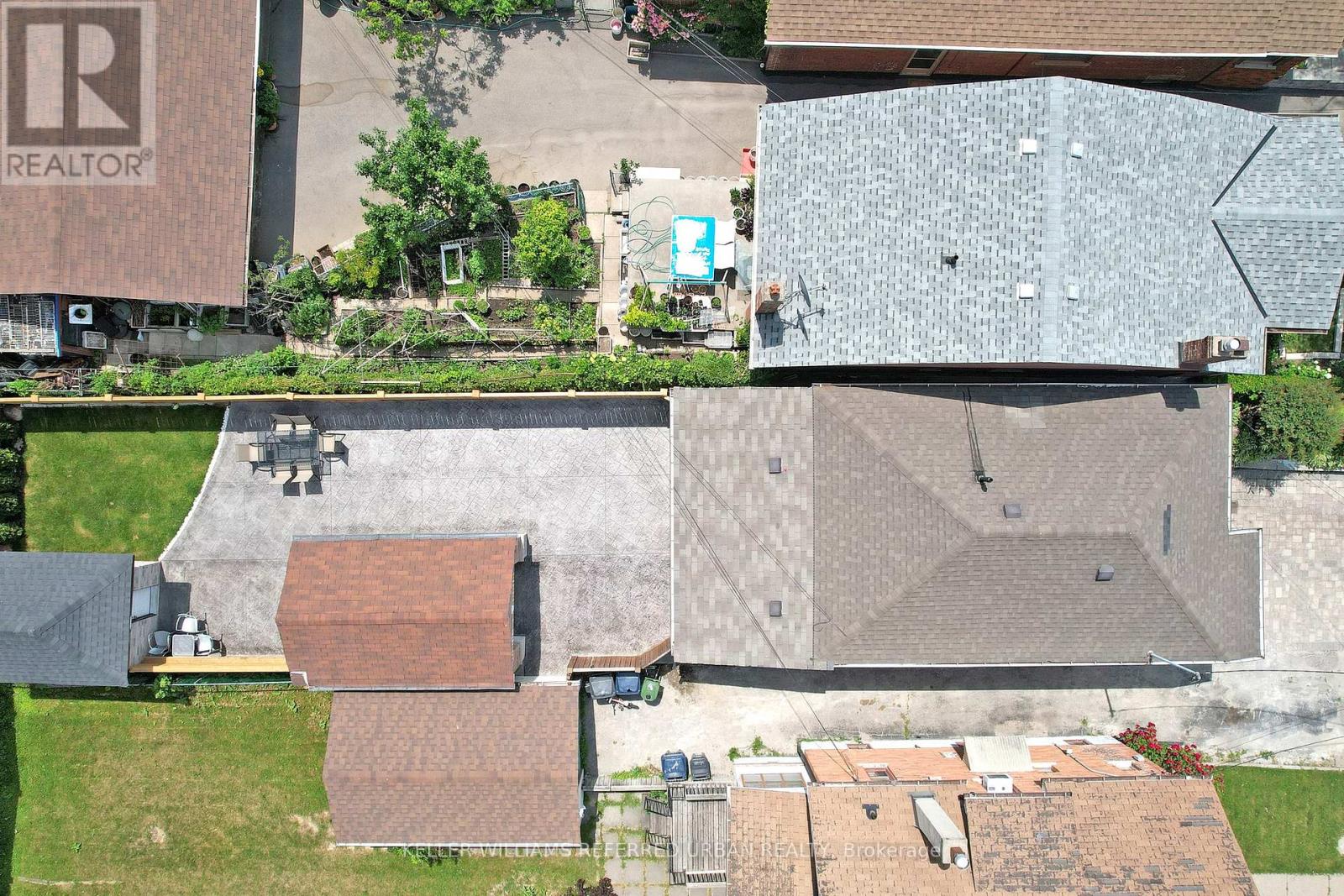 Photo 3 of 19 Bicknell Avenue, Toronto ON