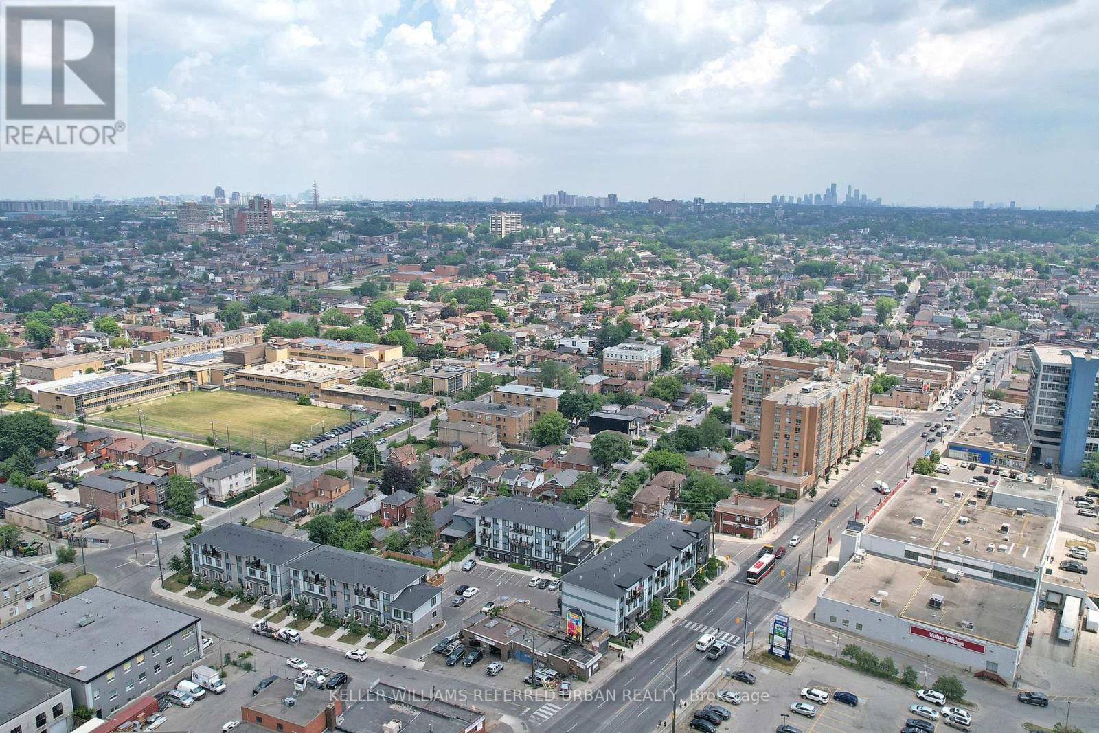Photo 24 of 19 Bicknell Avenue, Toronto ON