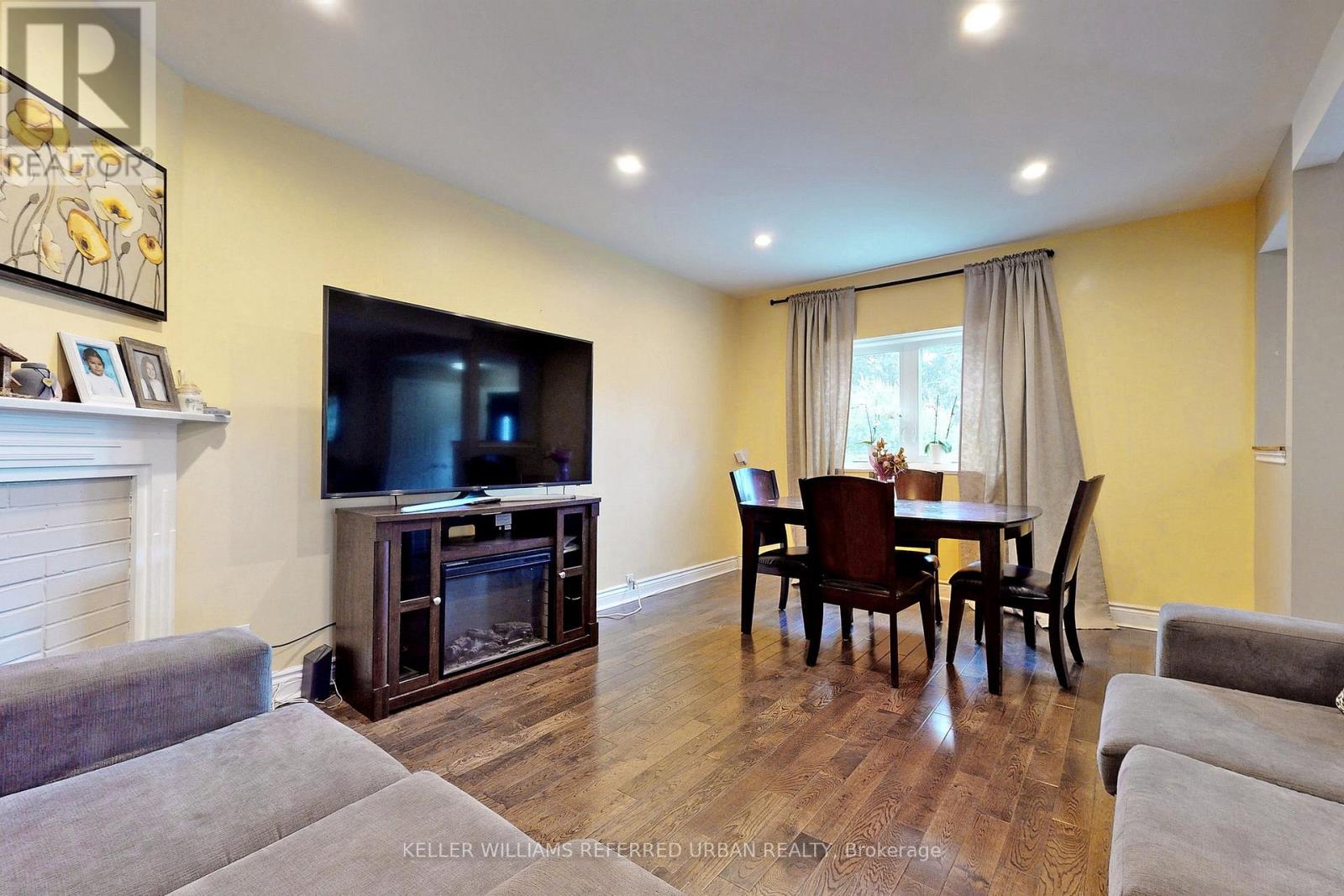 Photo 28 of 19 Bicknell Avenue, Toronto ON