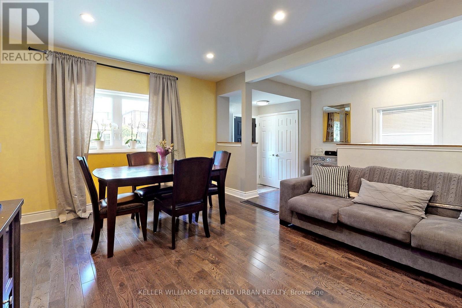 Photo 18 of 19 Bicknell Avenue, Toronto ON