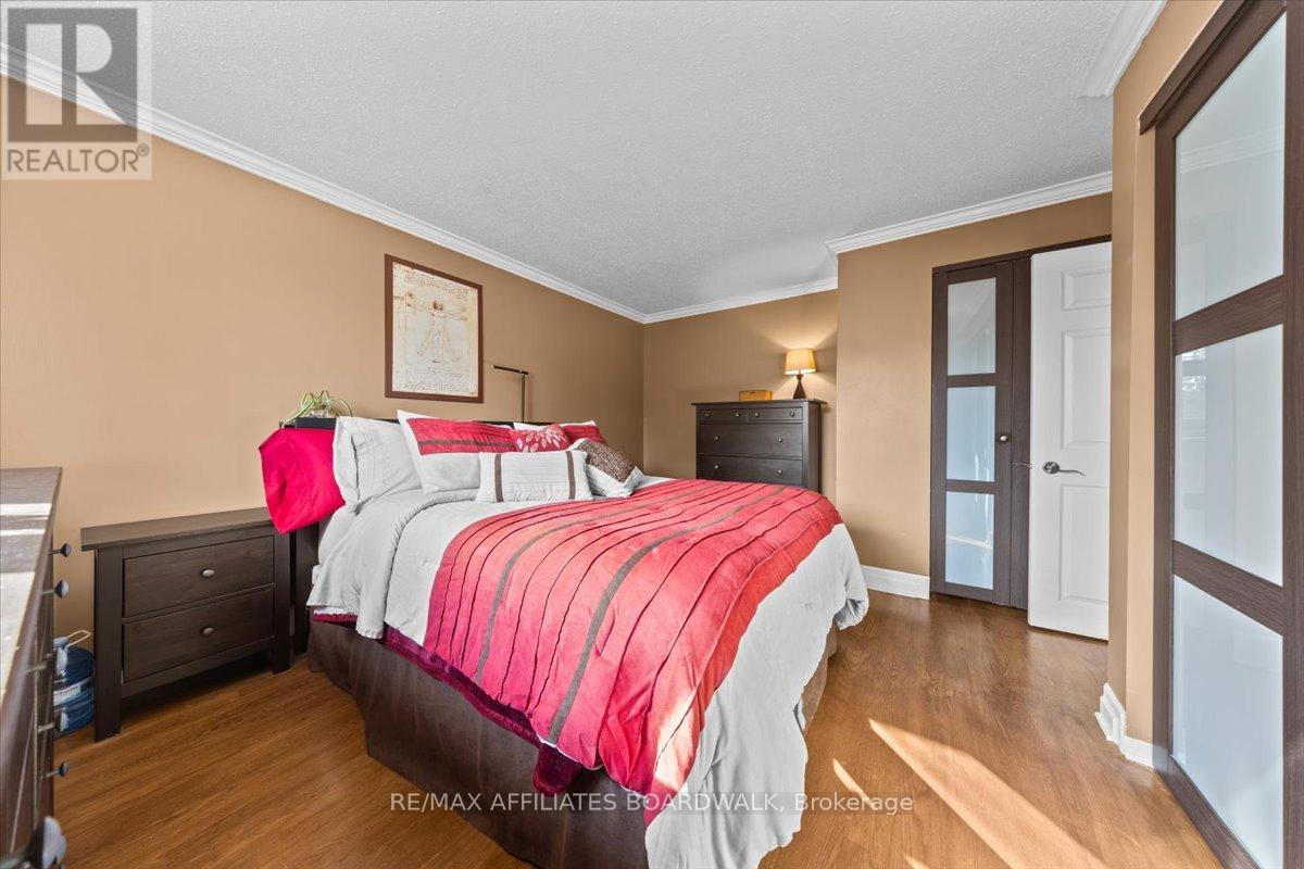 Photo 8 of 1856 Appleford Street, Ottawa ON
