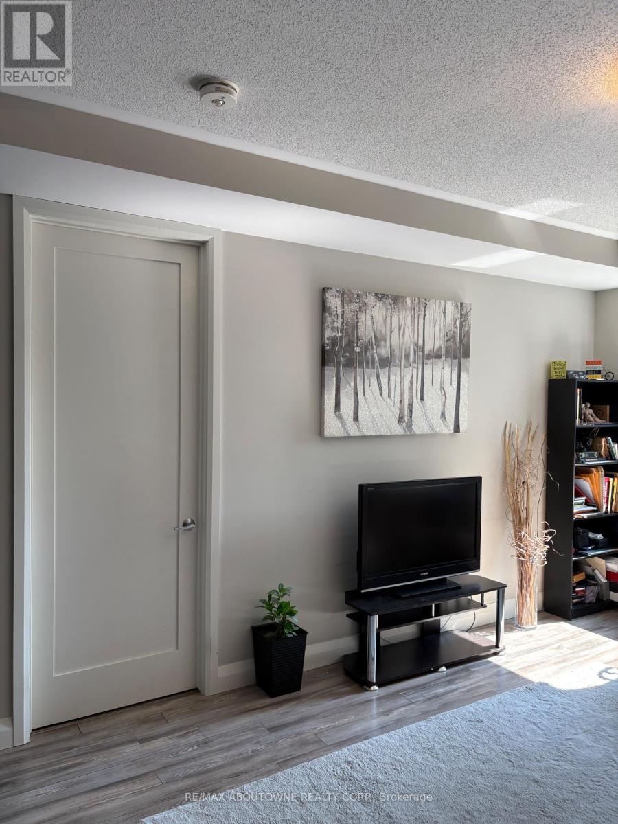 Photo 13 of 419 118 King Street E, Hamilton ON
