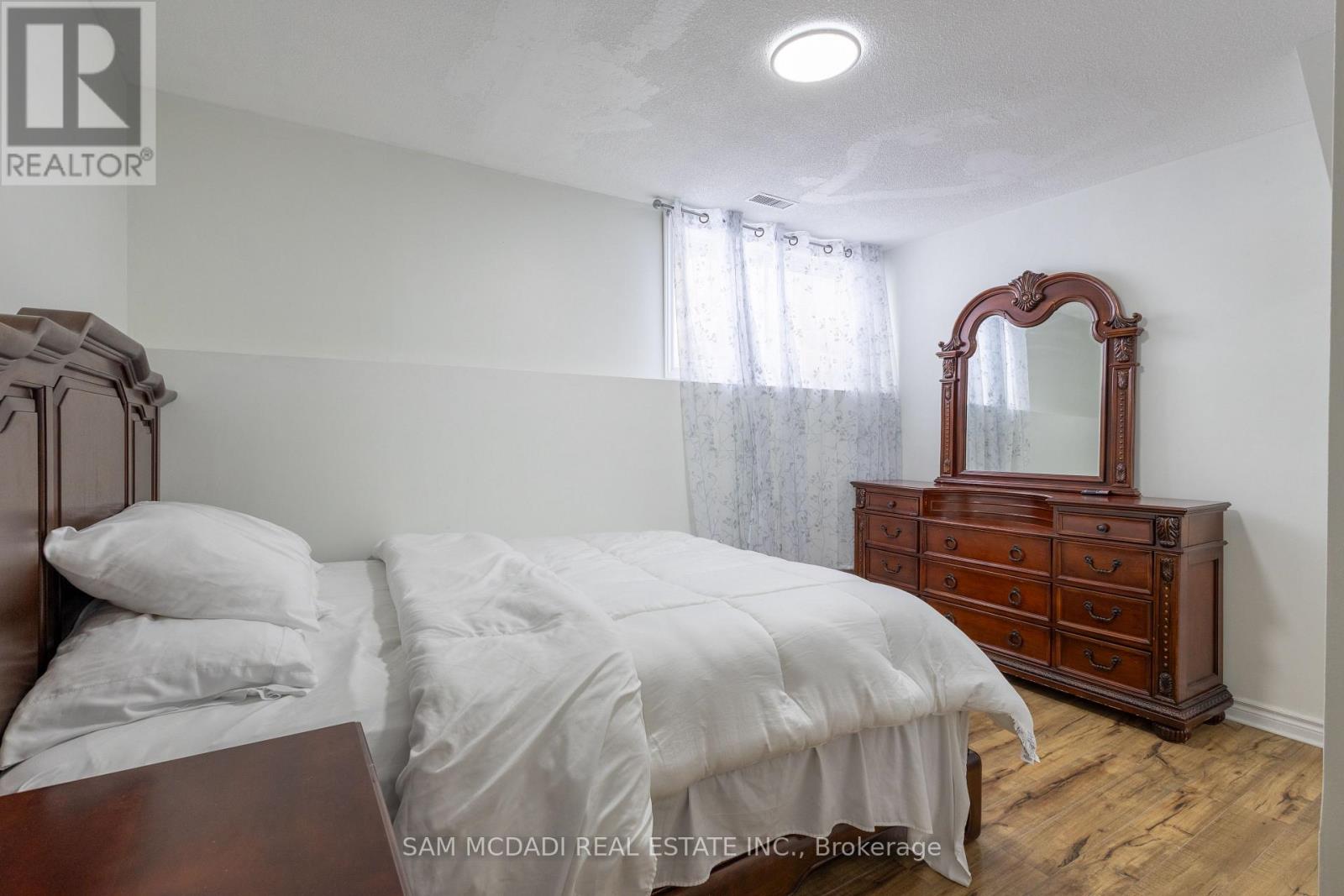 Photo 15 of 855 Jerseyville Road W, Hamilton ON